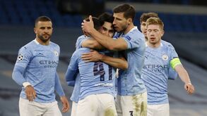 Jamie Carragher: «Rúben Dias é, de longe, o melhor defesa-central da Premier League»