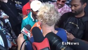 Jake Paul roubou chapéu a Mayweather e acabou com o olho negro