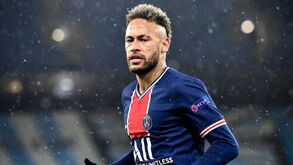 Neymar renova pelo Paris SG e duração do novo contrato impressiona
