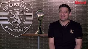 Esqueceu-se que estava no ataque e impediu um golo salvador... para a própria equipa