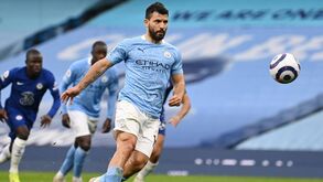 Sergio Agüero pede desculpas pelo penálti 'à Panenka' falhado: «Assumo a responsabilidade»