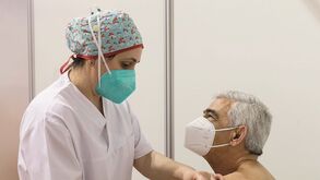 Quem tem 60 anos já pode autoagendar para receber a vacina Covid-19
