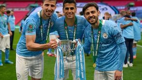 Ouro sobre azul: Man. City conquistou terceira Premier League nas últimas quatro épocas