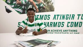 Geovany Quenda assina contrato de formação com o Sporting