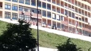 Adeptos do Benfica gritam 'Vieira ladrão, pede a demissão'