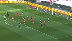 Seferovic marcou de penálti e foi 'picar' Pote