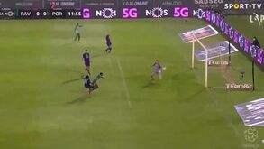 Onana estreou-se no Man. United... a sofrer golo do meio campo