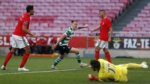 Benfica-Sporting: Nuno Santos reduziu para 4-2 com este remate artístico