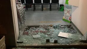 Casa do Benfica em Almada vandalizada