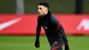 Klopp dá mais detalhes sobre lesão de Diogo Jota: «Vai usar uma bota de proteção»