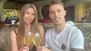 Grimaldo celebra os três anos de namoro