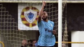 Cassiano gerido com pinças para o Vilafranquense