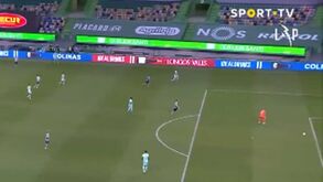 Erro tremendo do guarda-redes do Marítimo resultou no terceiro golo do Sporting