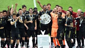 Três mosqueteiros e um treinador despedem-se no Bayern Munique