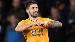 Rúben Neves poderá estar de saída do Wolverhampton para 'ajudar' reestruturação do plantel
