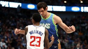 Boban Marjanovic: O gigante da Sérvia de 2.24m tem um coração do tamanho do mundo