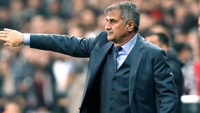 Turquia vence Azerbaijão por 2-1