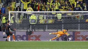 Surpreendido com 22 penáltis no Man. United-Villarreal? Houve um jogo decidido com 62 tentativas