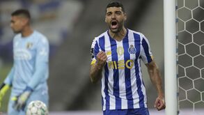 A bicicleta, a camisola de CR7 que não recebeu e a proposta do Tottenham: Taremi abre o livro