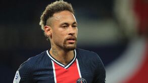 Neymar responde à Nike: «Continuarei a estampar no meu peito uma marca que me traiu»
