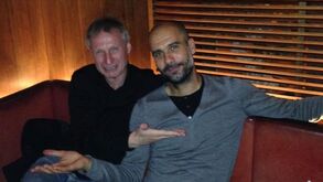 Reschke na companhia de Guardiola