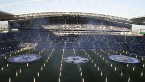 Espectáculo no relvado do Dragão antes da final da Champions