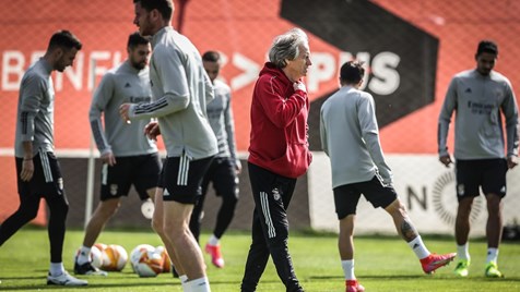 Agosto Infernal Para O Benfica Consequencias Do Terceiro Lugar Benfica Jornal Record