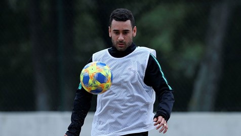 Goleada em jogo histórico: novo recorde de assistência no futebol