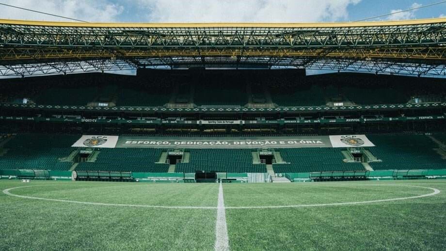 Mudança de cadeiras em Alvalade: há estádios em que não resultou... de todo