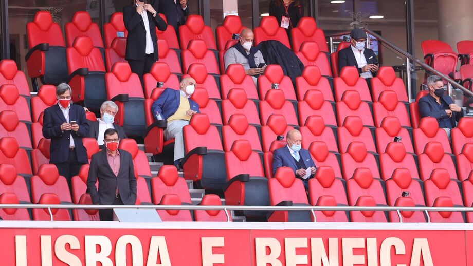 Luís Filipe Vieira ausente do clássico
