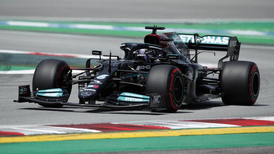 Lewis Hamilton obtém melhor tempo do dia nos treinos livres para o GP de Espanha