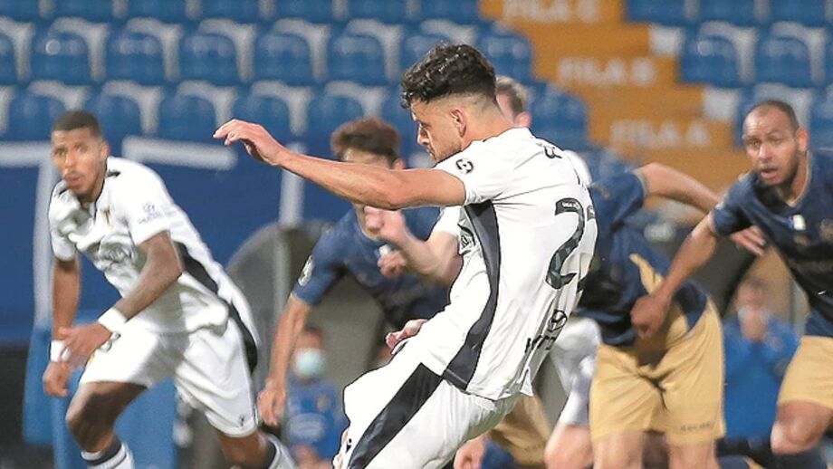 Famalicão-Santa Clara, 1-0: ‘Fama’ aproveitou o tapete vermelho