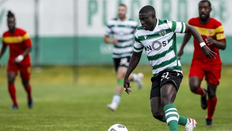 Sporting B falha assalto à liderança da Série 7