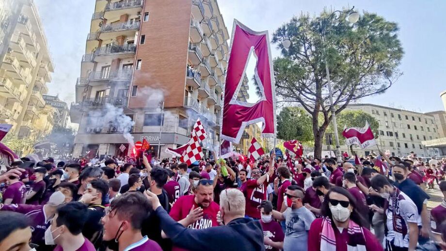 Salernitana de regresso à Liga italiana 22 anos depois