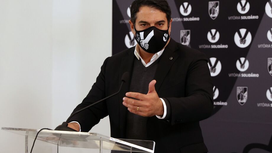 Dono do Aston Villa estuda investimento no V. Guimarães