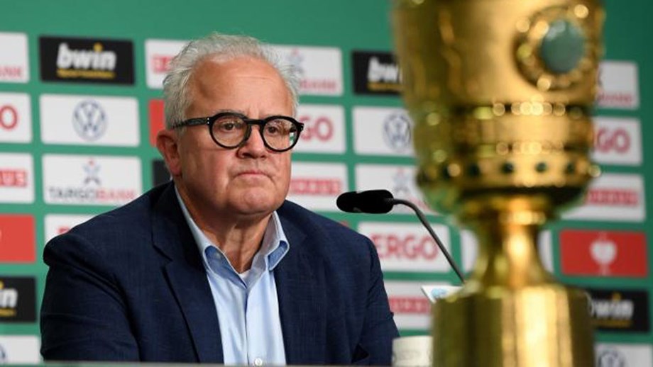 Presidente da Federação Alemã de Futebol formaliza saída do cargo