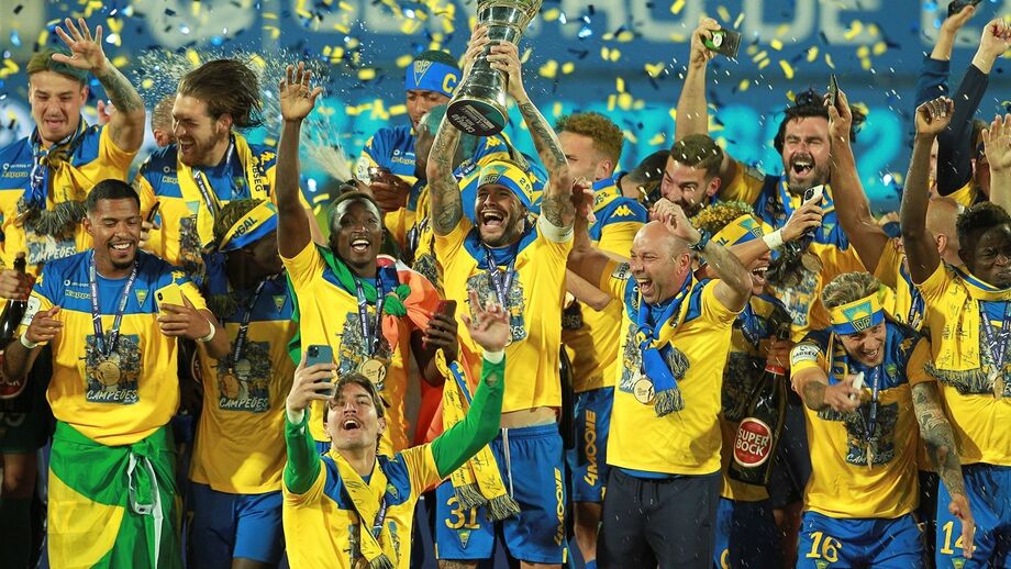 Estoril-Mafra, 1-0: Noite de festa