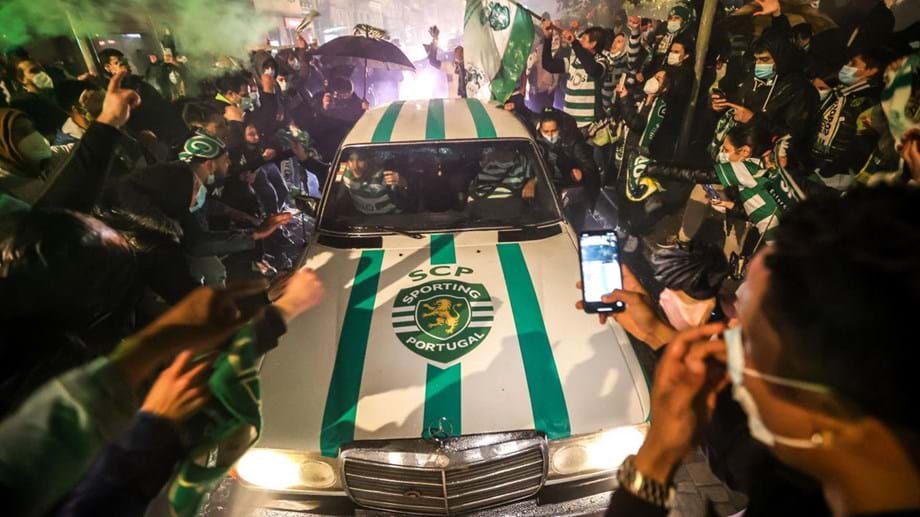 Adeptos do Sporting pintam Portugal de verde e branco: as imagens da festa por todo o país