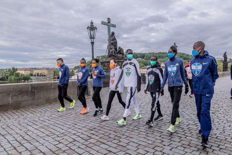 Atletas já conheceram o ponto de partida desta maratona