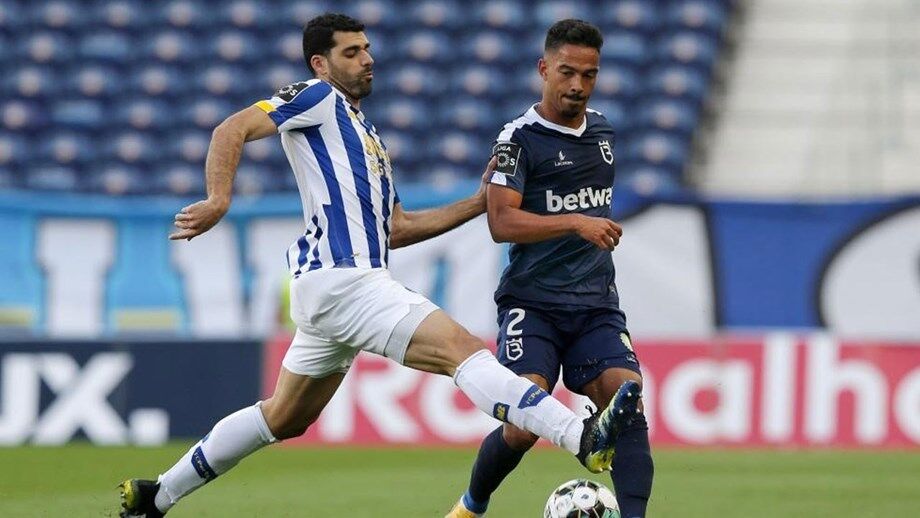 Diogo Calila em ação diante do FC Porto