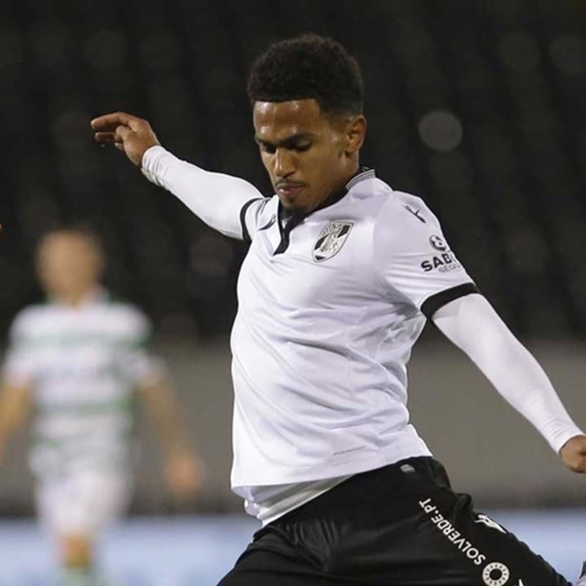 Marcus Edwards tem-se mostrado tanto como os melhores de Benfica e Porto -  Renascença