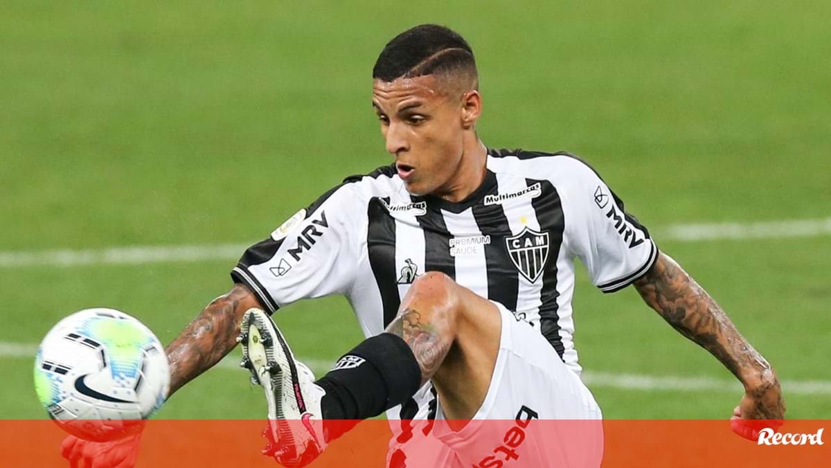 Guilherme Arana - Titular do Atlético-MG, Guilherme Arana entra no ...