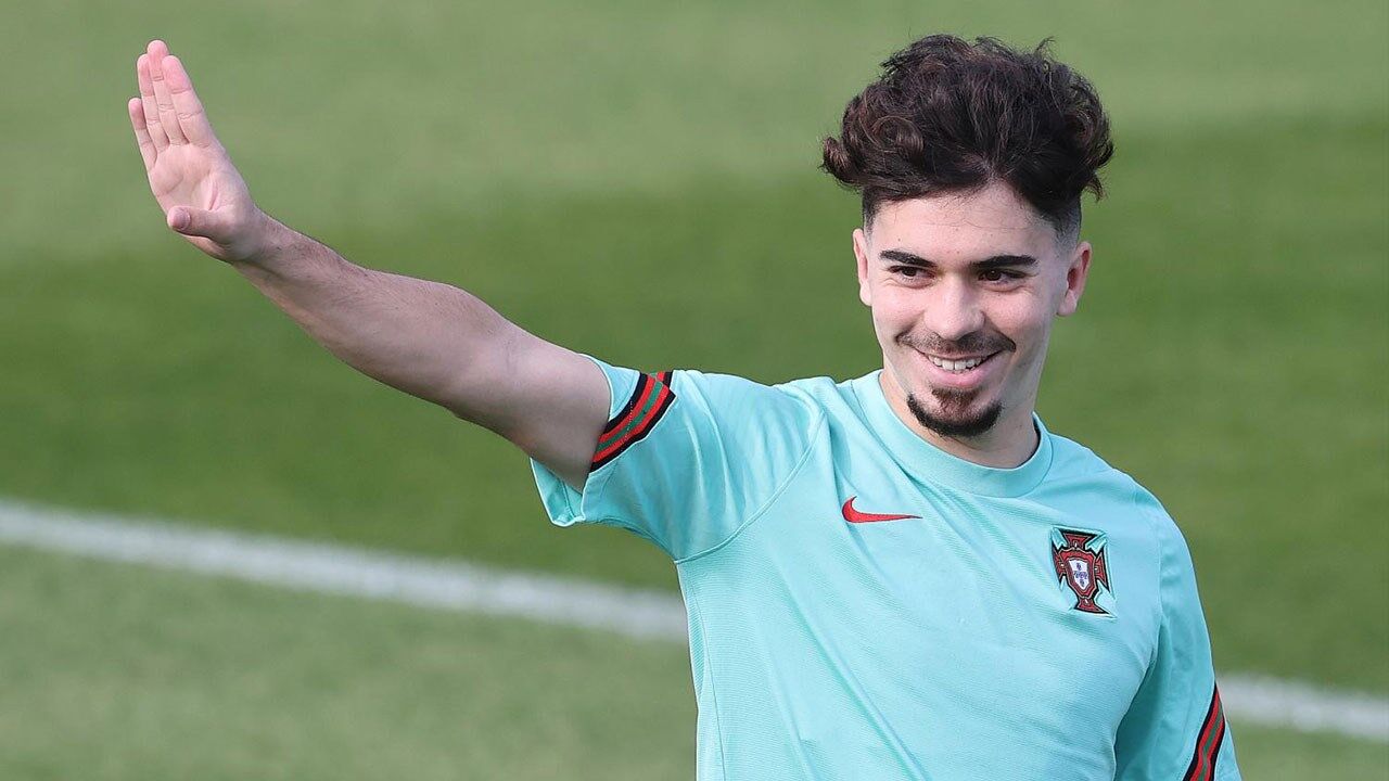 Vitinha faz sonhar e deixa Europa louca - Europeu Sub 21 - Jornal Record