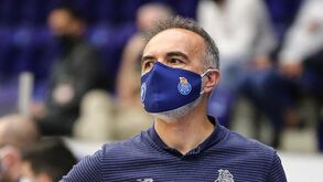 Moncho López diz que o basquetebol ficou 'sujo': «Faz-me lembrar ligas de terceiro mundo»