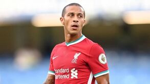 Thiago Alcântara: «Dormia e comia com a bola quando era pequeno»