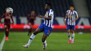 Defesa do FC Porto segue imune à agitação do mercado