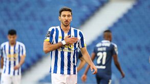 Hertha junta-se à corrida por Grujic 