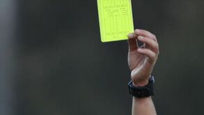 Treinadores vão cumprir um jogo de suspensão após o quinto amarelo