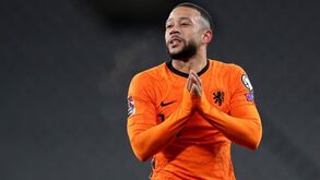 Depay e Wijnaldum mais perto de reforçar o Barcelona
