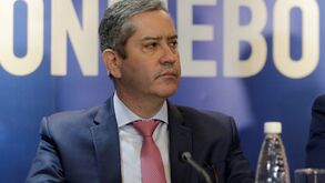 Apelidou-a de 